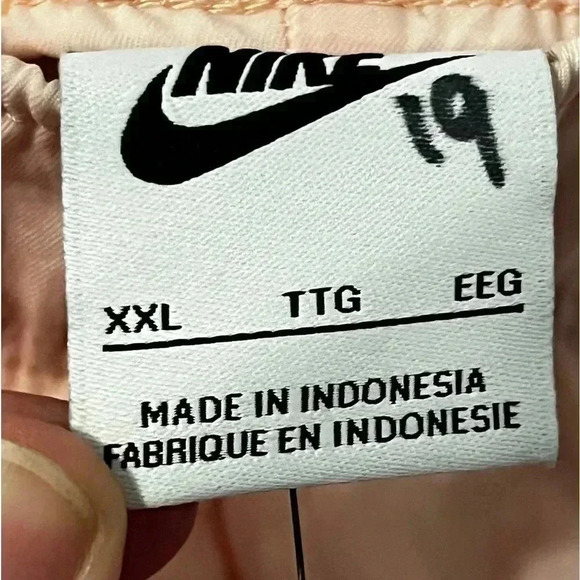 NWT Nike Swoosh Woven Loose Fit High Rise Easy Shorts Pink DM6752-610 Women XXL - Picture 4 of 7